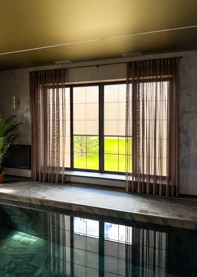 Шторы для бассейна